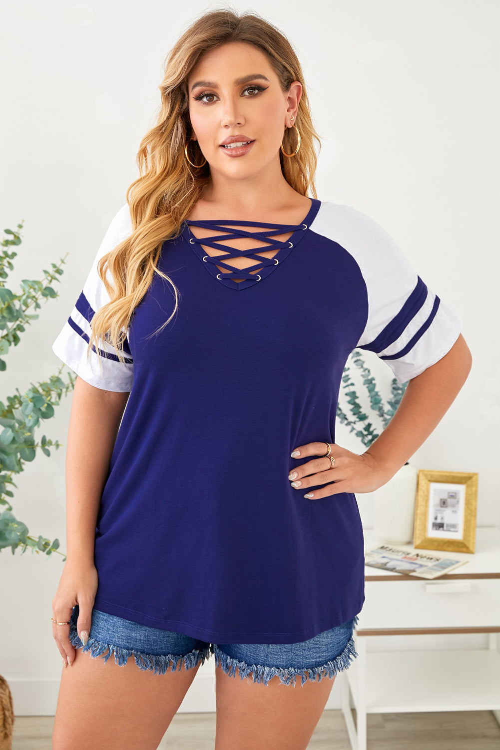 Plus Size Contrast Crisscross Tee Shirt-Mope's Closet